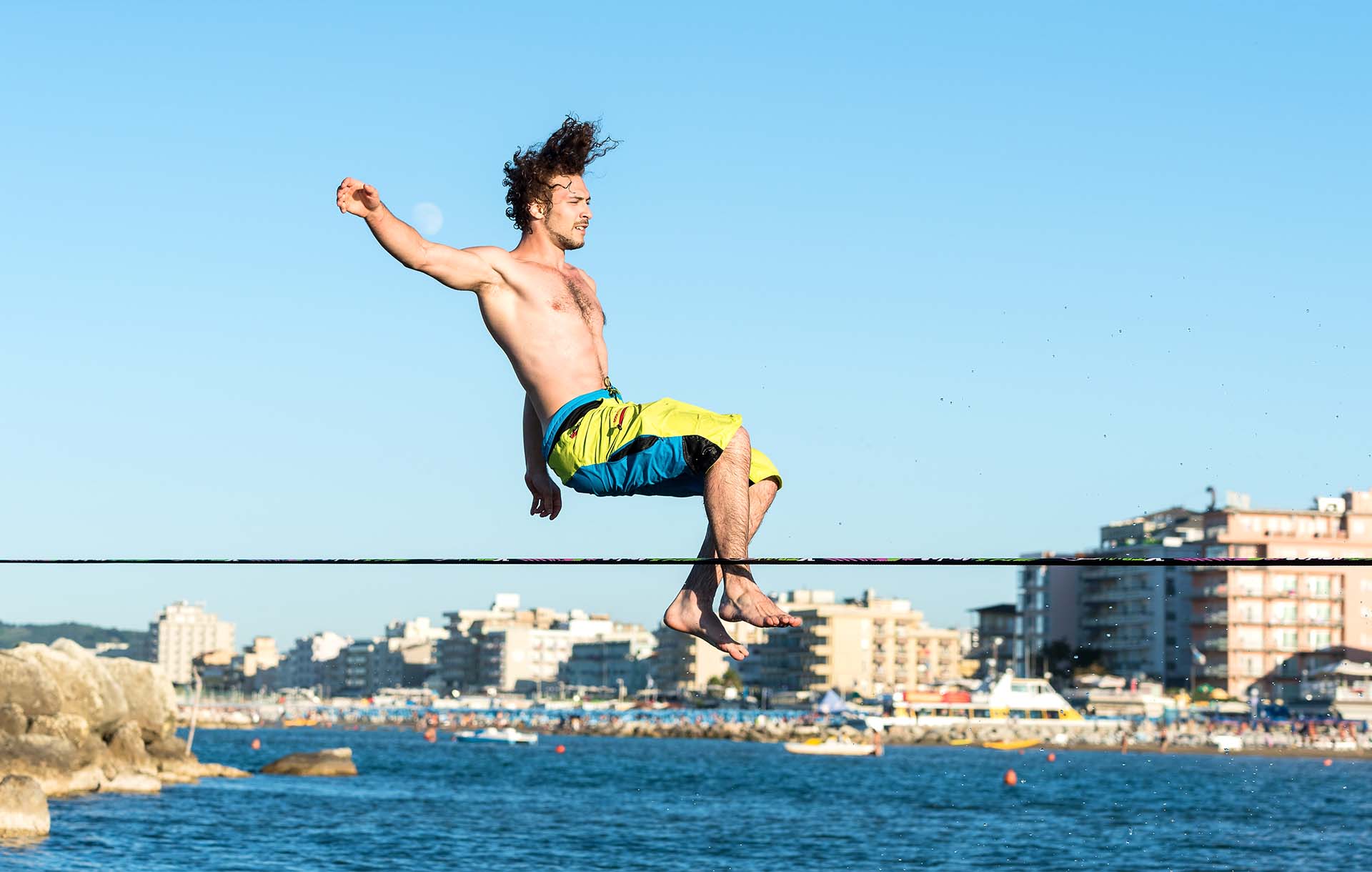 Maintenance slackline trickling