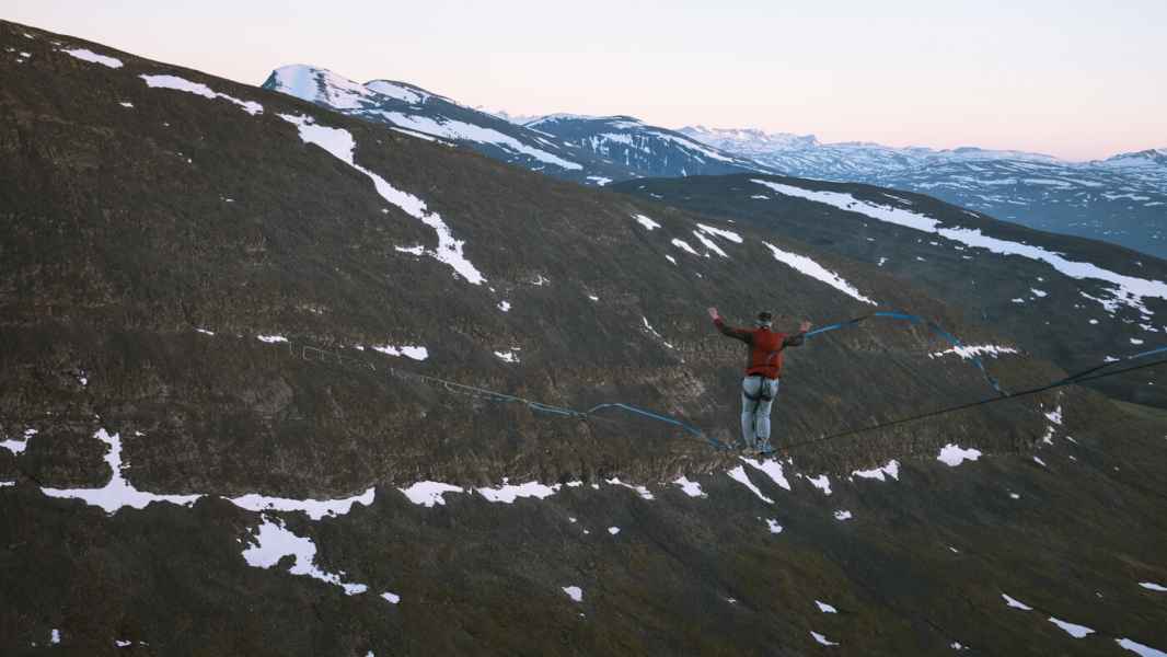 Lapporten (SE) highline 1,2 km world record on skydiamond 2021